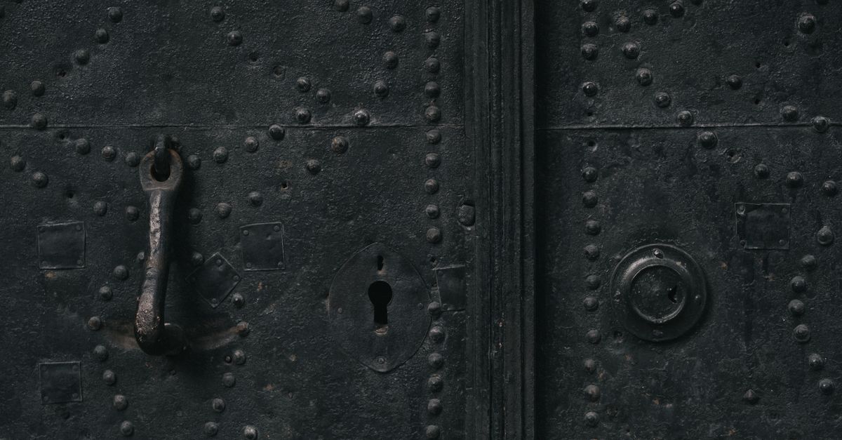 front door lock key — Edison NJ Locksmith